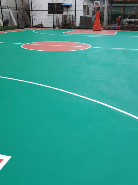 双辽 球场长期使用易出现地面开裂
